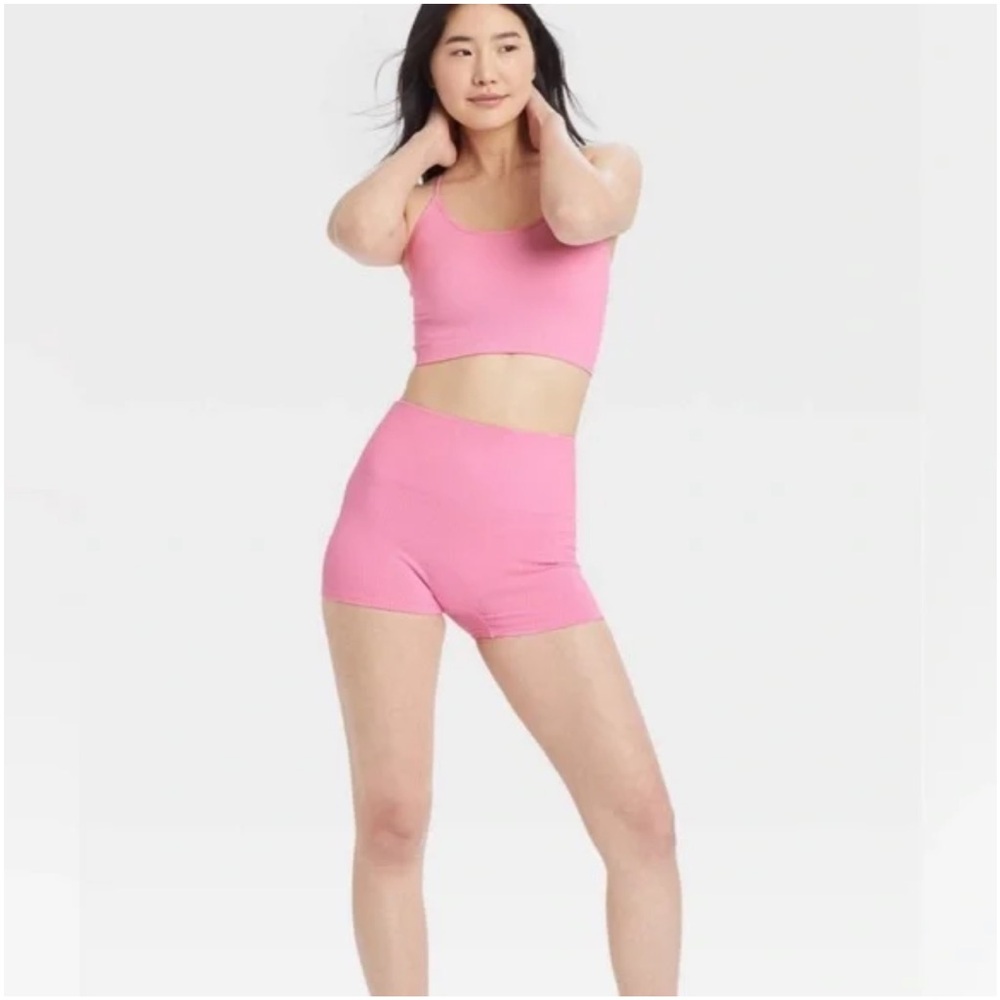 Colsie Women's Seamless Ribbed Shortie Shorts Pink